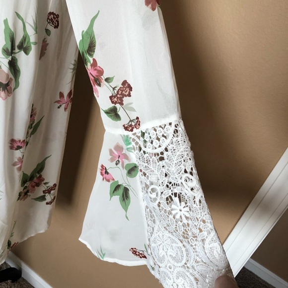 White floral bell long sleeve dress - Picture 4 of 4